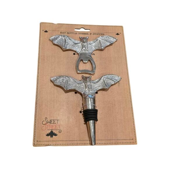 Sweet Street Bat Bottle Opener & Stopper Set Silver Halloween Bar NEW - Picture 1 of 2
